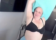 After sports, a quick session in the hotel with Saskialove92