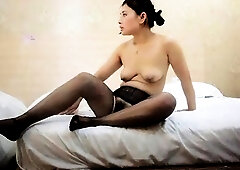 Kinky brunette emma diamond stockings fetish solo