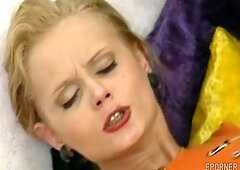 Retro Mommy With Small Jugs Receives Good Fucking