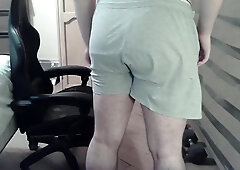 Warm beefy camboy works his butt-cheeks and puffies