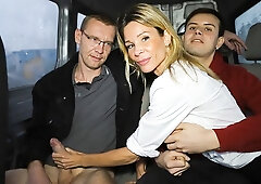 Enchanting Mature's oral scene