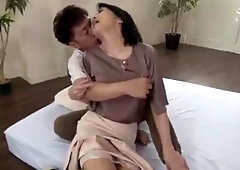 08566,A good woman is in full sex appeal!