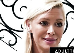 Breasty Cougar Scissors Her Teen GF HARD!