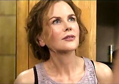 La bella Matilda en un desnudo completo frente a la reconocida Nicole Kidman.