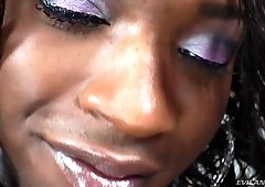Ebony tranny ass fucks a bottom white chick with dick