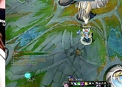 cute trans gamer beauty plays league of legends nakeddd! so prettyyy