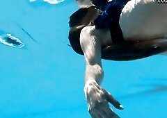 Swimming pool underwater exposed playgirl Bonnie Dolce