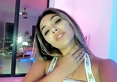 Brunette Solo Webcam Masturbation