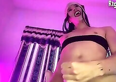 slim shemale jerks offf her big cock