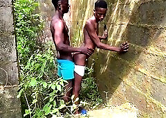 Took Me to an Outdoor Bush for a Nice Fuck