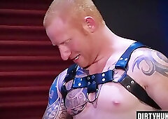 Muscle boy rimming and facial