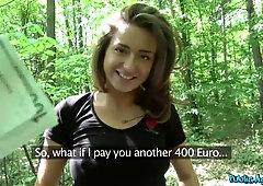 Dude puts brunette onto the backseat of his car to fuck her