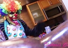 Gibby the Clown " BAKE ME!  FROST ME!  EAT MY CAKES !!!