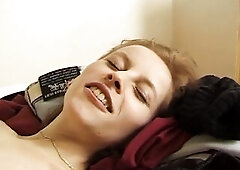 eighteen Jaehrige Rothaarige braucht Taschengeld redhead deutsch sex toy teen climax fingering teen