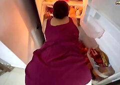 MeGanSxx Trapped in Scrubber Gets Rescued by Big-Butt Hottie