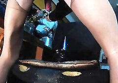 Massive buttplug in my loose booty