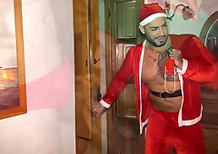 Santa Claus And The Hot Elves