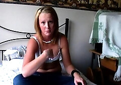 Amateur Webcam Cute Teen Plays Solo