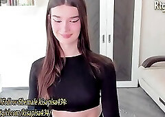gorgeous trans babe wanks on webcam