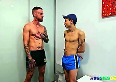 Super-sexy Australian Andie Blows Elijah Man-meat In POINT OF VIEW Hand-job