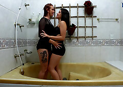 Manuela Lesbian Kiss 42 (1080) Part1