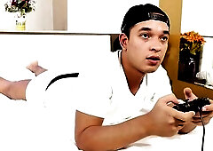 I caught my boyfriend playing episode games