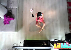 Lil Mia Fingering Cunt Filming on top