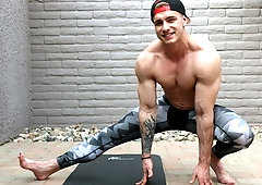 Big buff dude Jonny Pitt jerking his penis for the camera