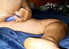 Grandpa Tnfootlvr enjoys some solo time with a round guy and gets up close