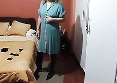 I come home from work slutty and I show myself in front of the maid's spouse, I must screw