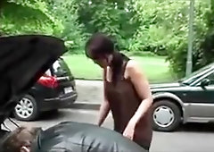 Autopanne vom Passanten benutzt