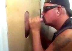 Gloryhole 28 yr old surprise return visit