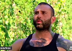Markus Kage And Benjamin Blue In Men - Muscular Tattooed Man Fucks The Gardener Hard In The Yard