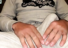 Jugando con mi polla ¿Cm? Se siente rico acabar y no parar de masturbarme