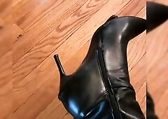 Αre u willing to submit to my high heeled boots
