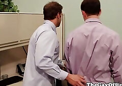 Officesex muscle hunk sucks and fucked