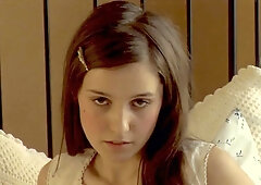 All Natural Coed Kellie Fingers Her Pink Snatch & Creams!