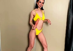 Amateur brunette ariana marie solo toying