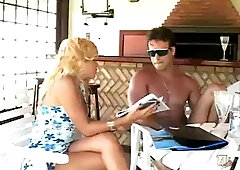 Gabriela Muniz and Raienne - Brokers ft. Rayene: Hardcore, Brazilian  Groupsex Porn