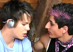 Wood Plunges into Black's Tight Hole