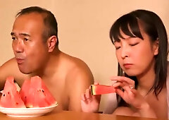 UXDDYFKYCMZOVCMOAHBT940