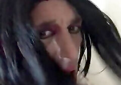 lea la sale pute enculee a la chaine