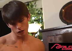 Hunk Shows Cute Jock Around The House And How To Fuck Hard - Jock Shows And Eddie Patrick