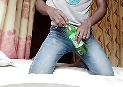 Peeing, solo cum, cracking toes