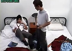 Matias encuentra desnudo a Wilmer y lo folla