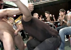 Real amateurs giving head to the stripper