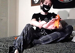 Twink Moisturizer -foot Fetish- (teaser)