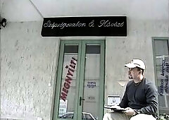 VENGO AI TUOPI PIEDI - Original Full Movie scene