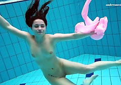 Underwater Show featuring Liza's babe porn