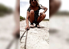 linda trans muy caliente en minifalda y tacones le gusta desnudarse en publico